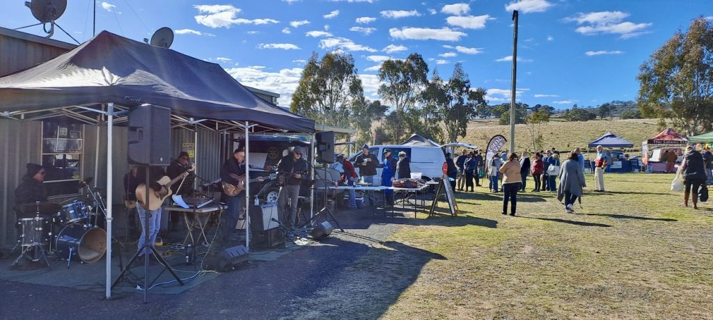 live music at tarana markets