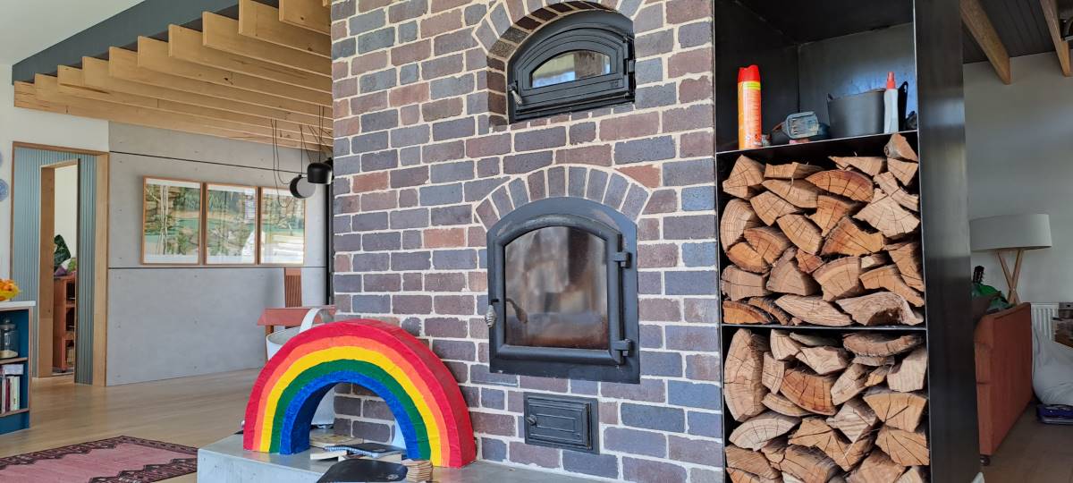 Wood burning heater
