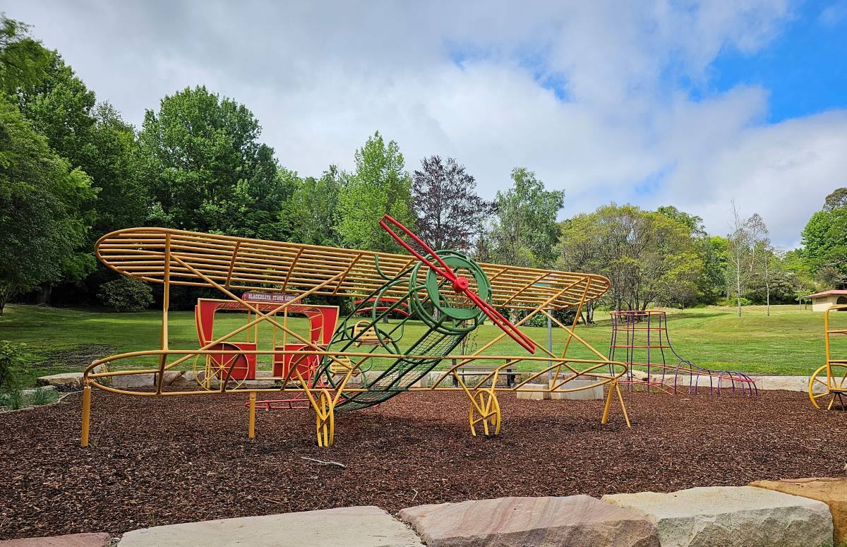 dick west plane in blackheath memorial park
