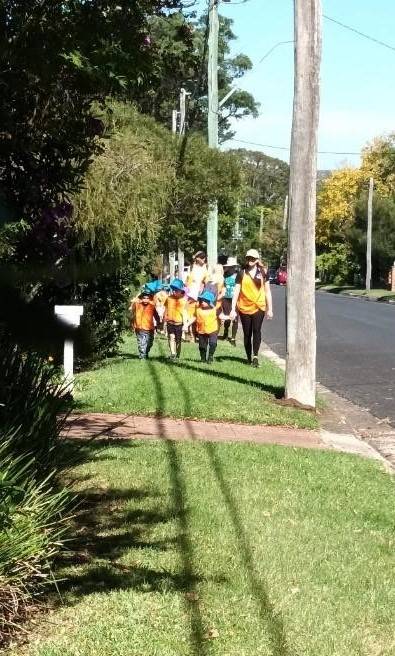 walking to carinya neighbourhood children's centre